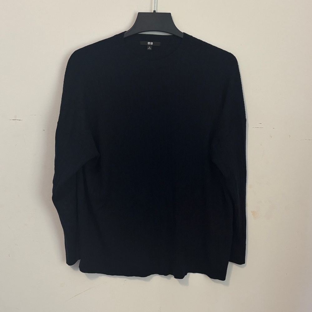 Navy Wool blend lightweight crew neck Sweater
